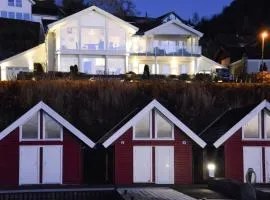 Gorgeous Apartment In Fister With House Sea View