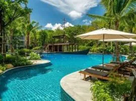 Nayang Beach Brand New Executive Luxury Condo