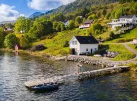 2 Bedroom Amazing Apartment In Vestnes