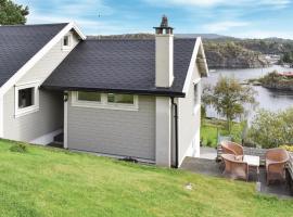 2 Bedroom Cozy Home In Hauglandshella，位于Kolavåg的酒店