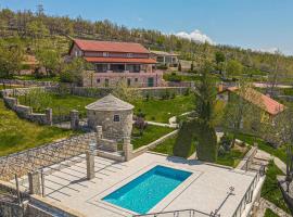 Awesome Home In Kijevo With Outdoor Swimming Pool，位于Kijevo的酒店