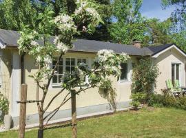 3 Bedroom Nice Home In Beddingestrand，位于Beddinge Strand的酒店