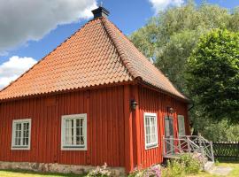 Awesome Home In Mantorp With Kitchenette，位于Mantorp的酒店