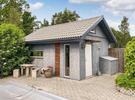 Cozy Home In Hagby With Kitchen，位于Hagby的酒店