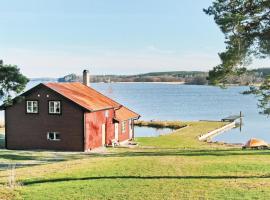 Gorgeous Home In Strngns With House Sea View，位于Aspö的乡村别墅