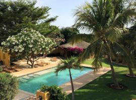 Toubana Lodge，位于恩加帕鲁的带泳池的酒店