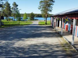 Camping Fredrika-Braber，位于Fredrika的带按摩浴缸的酒店