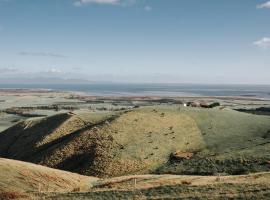 One Tree Hill Wilson prom and Ocean views，位于Toora的酒店