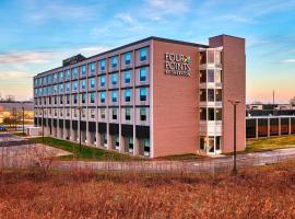 Four Points by Sheraton Cleveland-Eastlake，位于Eastlake凯霍加县机场 - CGF附近的酒店