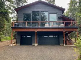 Family-Friendly Cabin: Pool Access, Bikes & Games