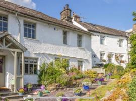 The Old Post Office, Cosy Grade II listed 2 bed apartment Windermere，位于温德米尔的家庭/亲子酒店