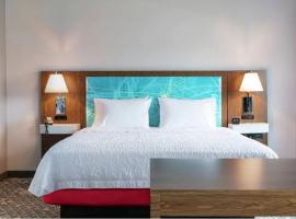 Hampton Inn Tappahannock，位于Tappahannock的酒店