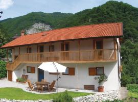 Stunning Home In Tolmin With House A Mountain View，位于托尔明的酒店
