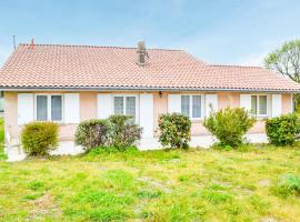 2 Bedroom Amazing Home In Langon，位于朗贡的酒店