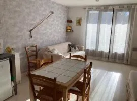 Charmant Studio Cabine au Cœur du Vercors, Proche Village et Navettes, Balcon et Tout Confort - FR-1-515-124