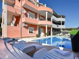 Awesome Apartment In Solin