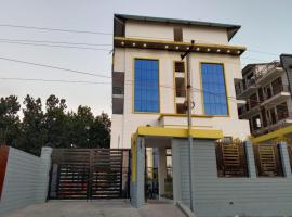 Abuzz Oxfordcaps Agrasen Boys Hostel, Dehradun，位于德拉敦的酒店