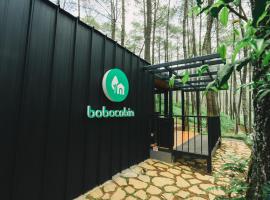 Bobocabin Cikole, Bandung，位于伦邦的酒店