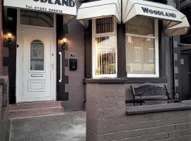 The Woodland Hotel，位于布莱克浦的住宿加早餐旅馆