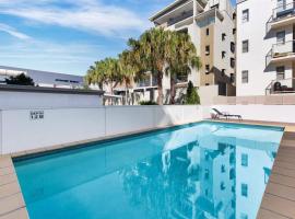 Merivale stay in South Brisbane two beds two baths one parking，位于布里斯班南岸公园附近的酒店