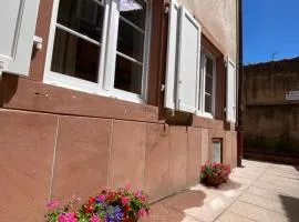 Logement de charme dans un monument historique daté de 1544, au centre de Haguenau