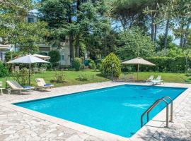 5 Bedroom Amazing Home In Grottaferrata，位于格罗塔费拉塔的酒店