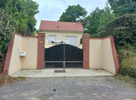 Gîte Au coeur de la Baie，位于Arrest的酒店