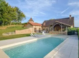 Cosy cottage in St Medard D'excideuil with pool