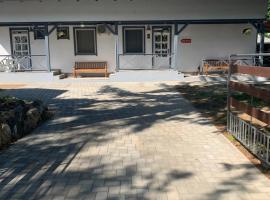 Fenyves Family Rooms and Bungalows，位于豪伊杜索博斯洛的酒店