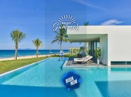Luxury Dana Beach Resort & Spa，位于岘港BRG Danang Golf Resort附近的酒店
