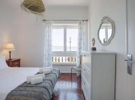 Charming TM Flat by the Ocean with a View，位于Cruz Quebrada的公寓