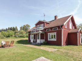 Gorgeous Home In Lyrestad With Wifi，位于Lyrestad的酒店