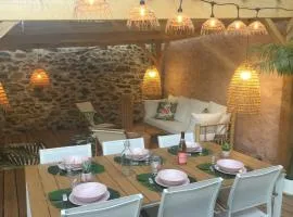 La Bohème. Maison de village cosy, jardin et spa.