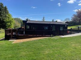 Lakeview Lodge, Builth Wells (pet friendly)，位于比尔斯韦尔斯的酒店