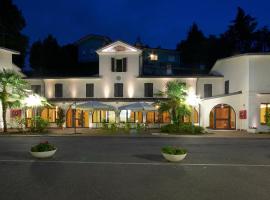 洞窟餐厅酒店，位于卡斯蒂廖内德莱斯蒂维耶雷的酒店