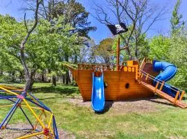 Self-Sufficient Cottages at Even'tide Resort