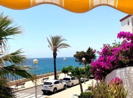 Villa Jo - stunning front line beach house.，位于拉梅特拉·德·玛尔的酒店