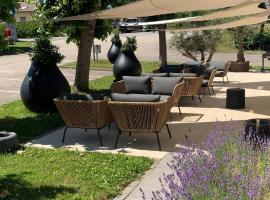 Doubs Hotel - Besançon Ecole Valentin，位于贝桑松的酒店