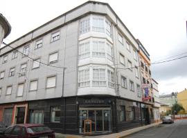 Hotel Restaurante Xaneiro，位于梅利德的酒店