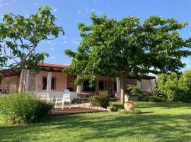 Countryside villa in Sardinia，位于Triei的度假屋