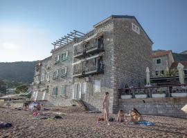 Apartments Lidija，位于佩特罗瓦纳莫鲁的酒店