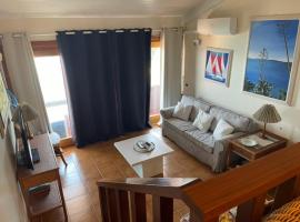 Appartamento "Casa Girasole" con accesso diretto alla spiaggia，位于圣托斯特凡诺港的酒店