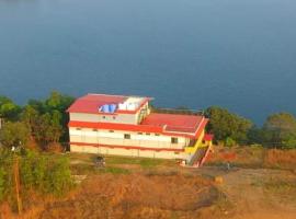 Hotel Natural Camping Bhandardhara，位于班达尔达拉的酒店