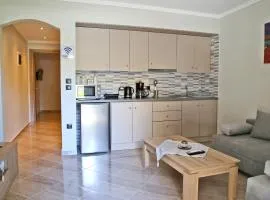 Johns Cozy apartments -10 min from Athens Airport Self Check-In!