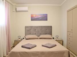 Comfortable apartment near Athens Airport!!，位于雅典埃莱夫塞里奥斯韦尼泽洛斯国际机场 - ATH附近的酒店