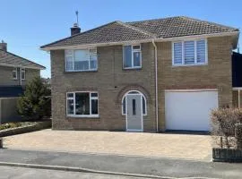 Modern 4 bedroom house in Weymouth