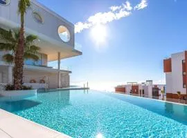 Ensuite Penthouse Panoramic Sea View with Jacuzzi