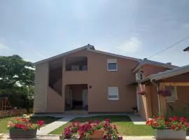 Apartments Dora