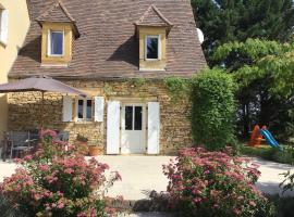 Beautiful 4 bedroom country cottage sleeps 7，位于Saint-Cybranet的别墅