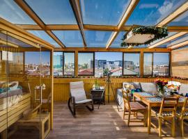 Bucharest Penthouse with Sauna and Terrace，位于布加勒斯特的酒店